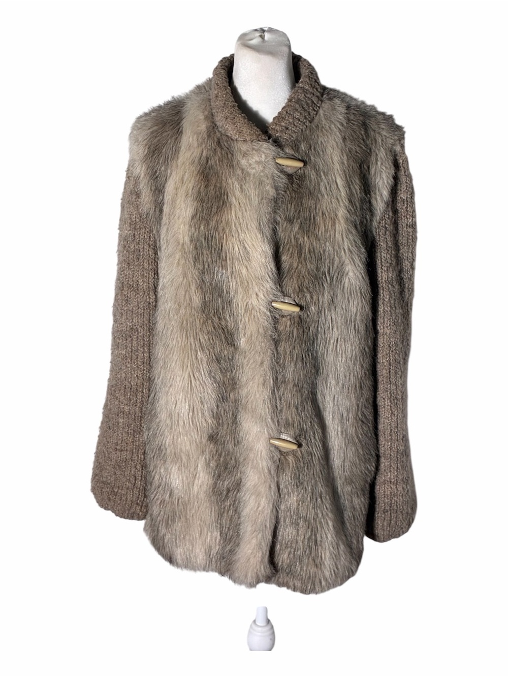 Vintage DEspirit faux fur toggle button winter coat Size Large